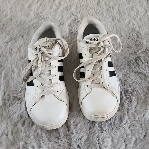 Adidas superstar girls 3.5 Good used condition - Picture 4 of 5